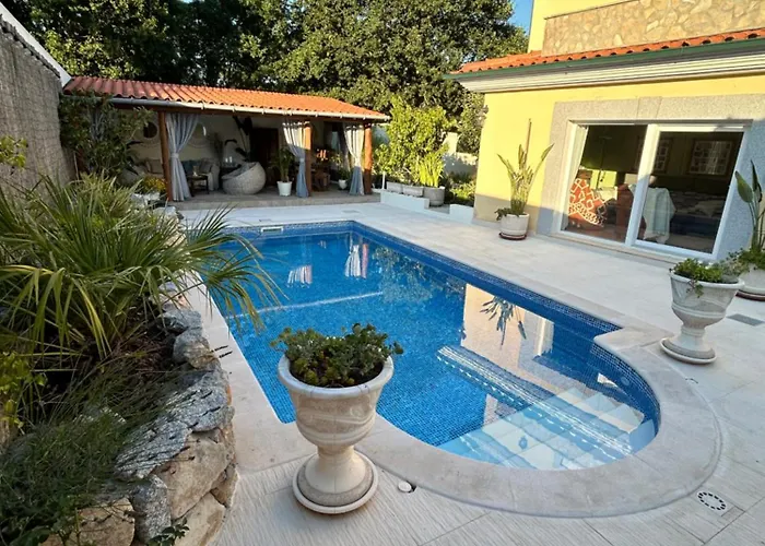 Проживание в семье Sunrise Alvorada Sao Miguel (Coimbra)